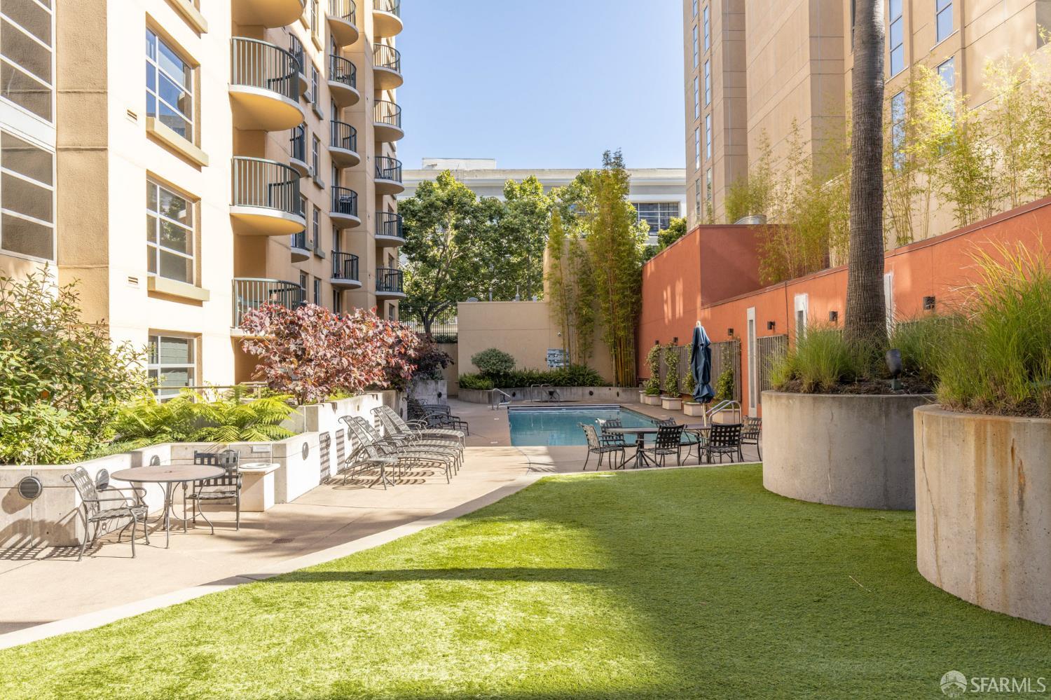 1800 Washington Street # 815