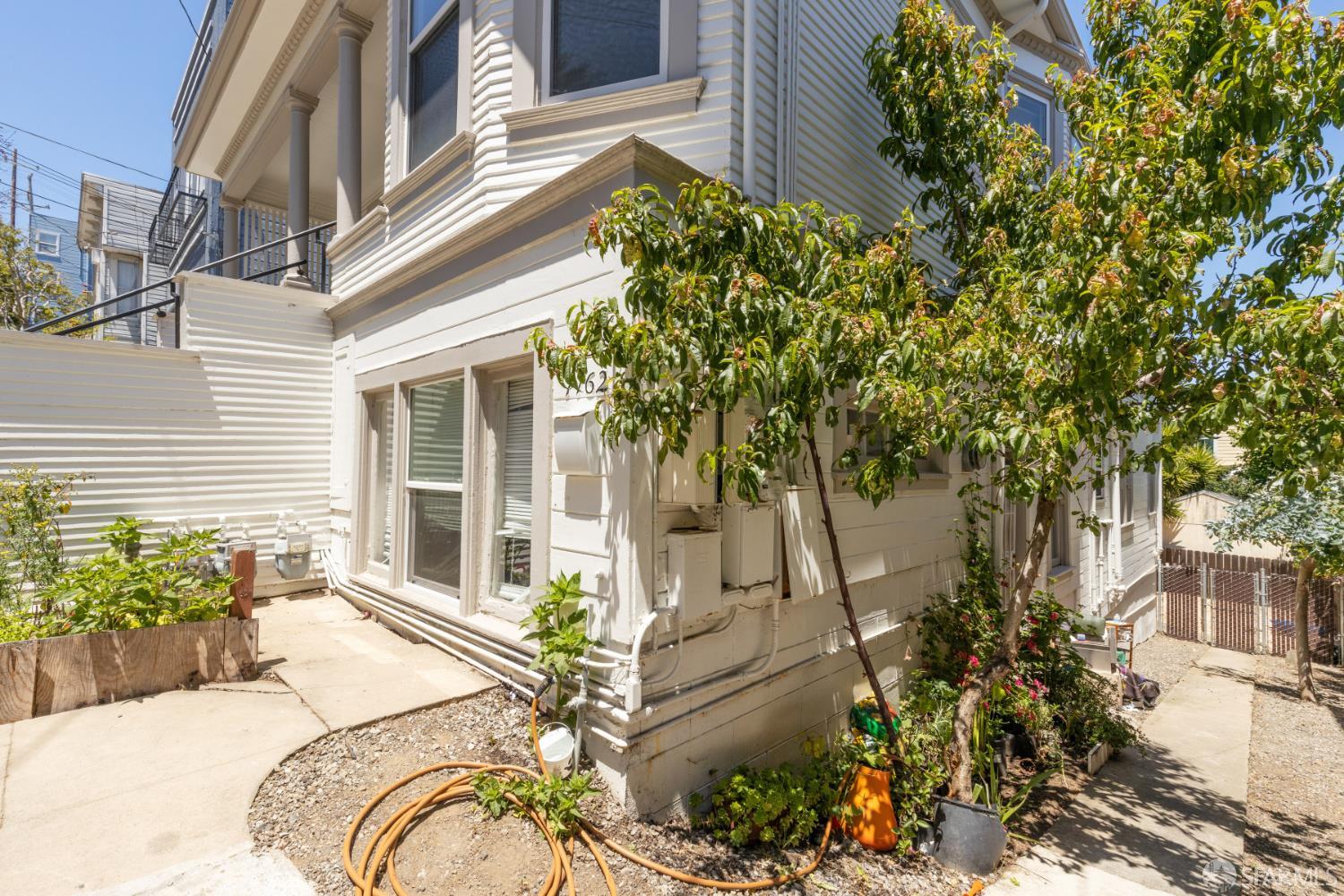1762-1764 Quesada Avenue