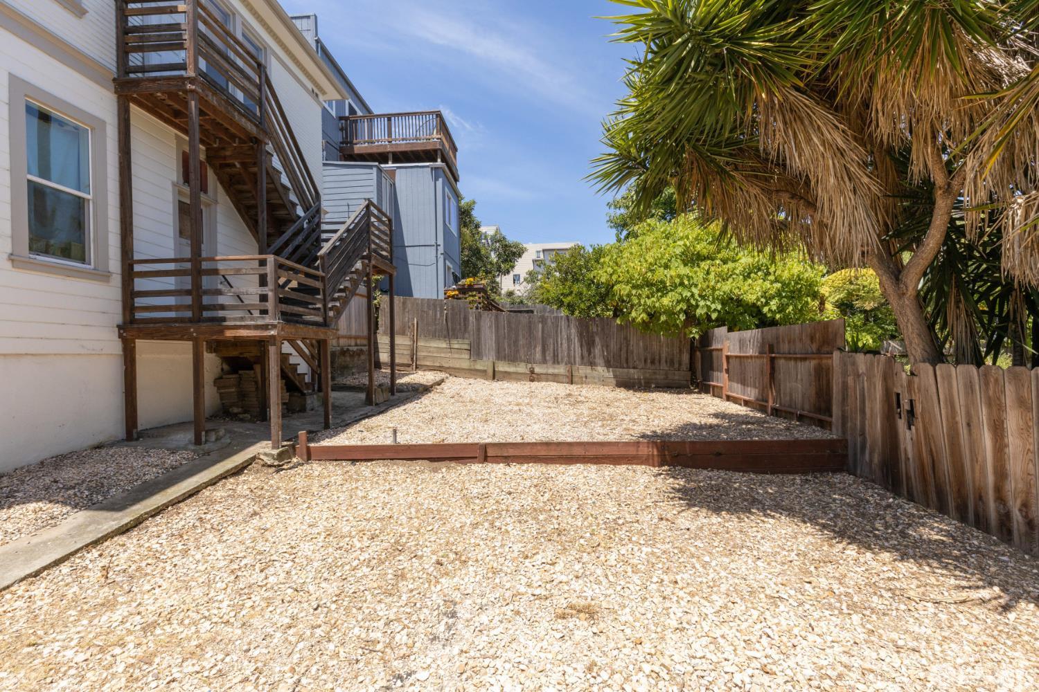 1762-1764 Quesada Avenue
