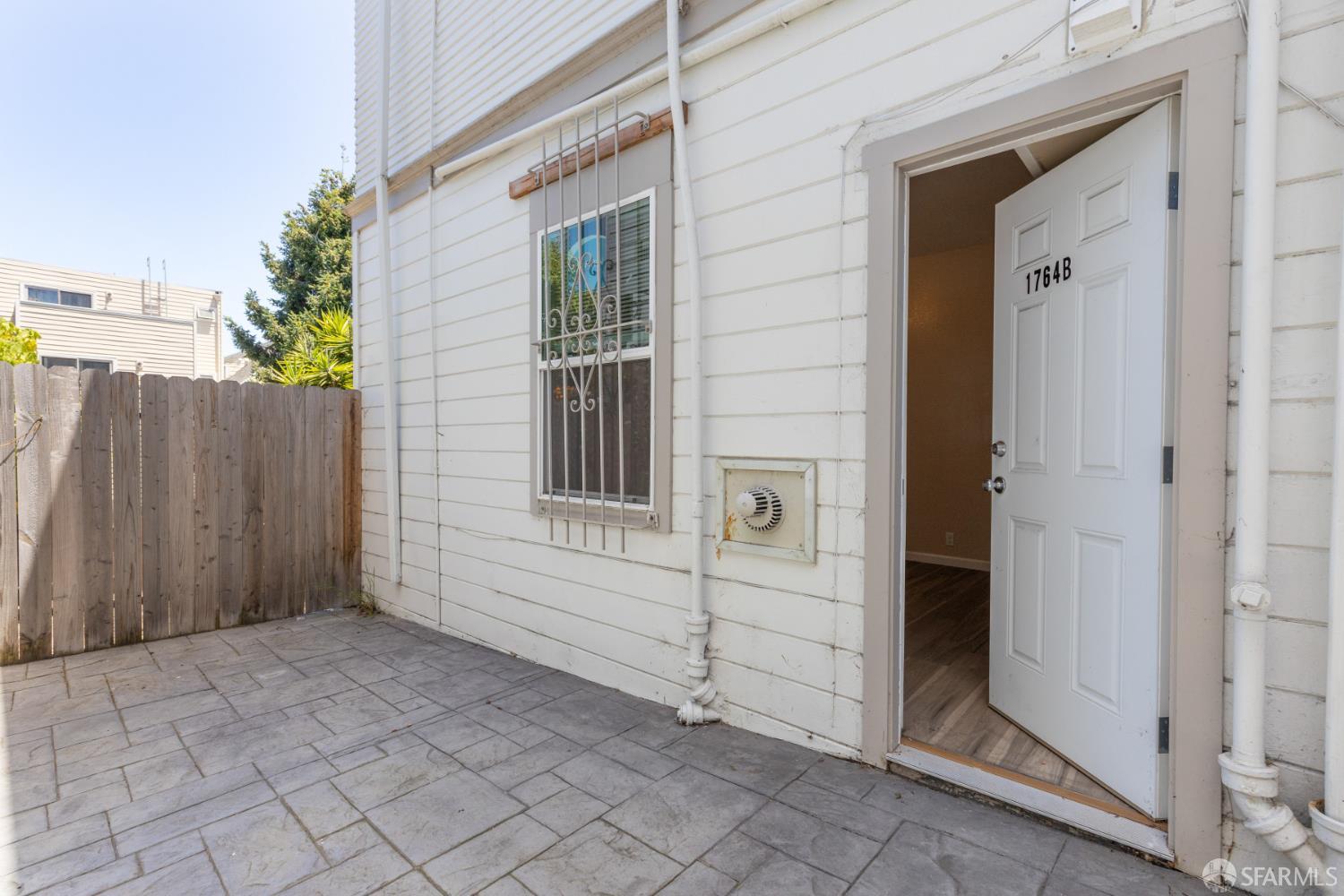 1762-1764 Quesada Avenue