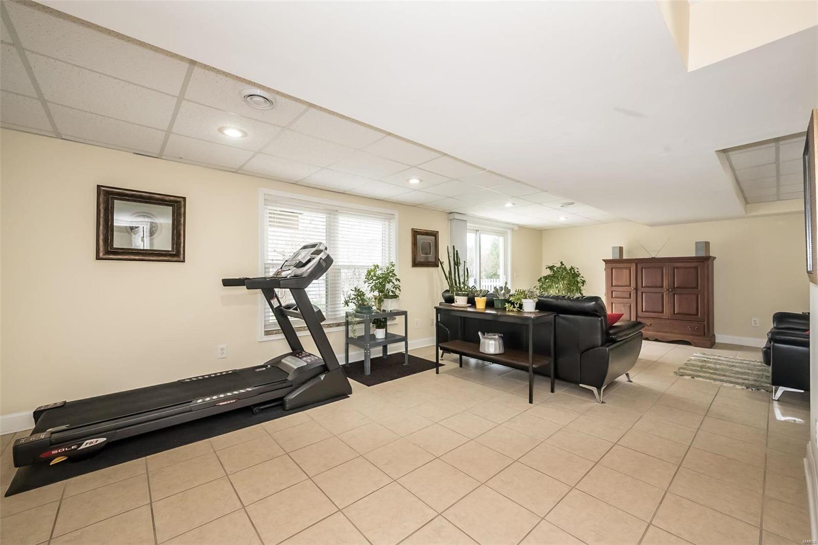 405 Roosevelt Woods Court