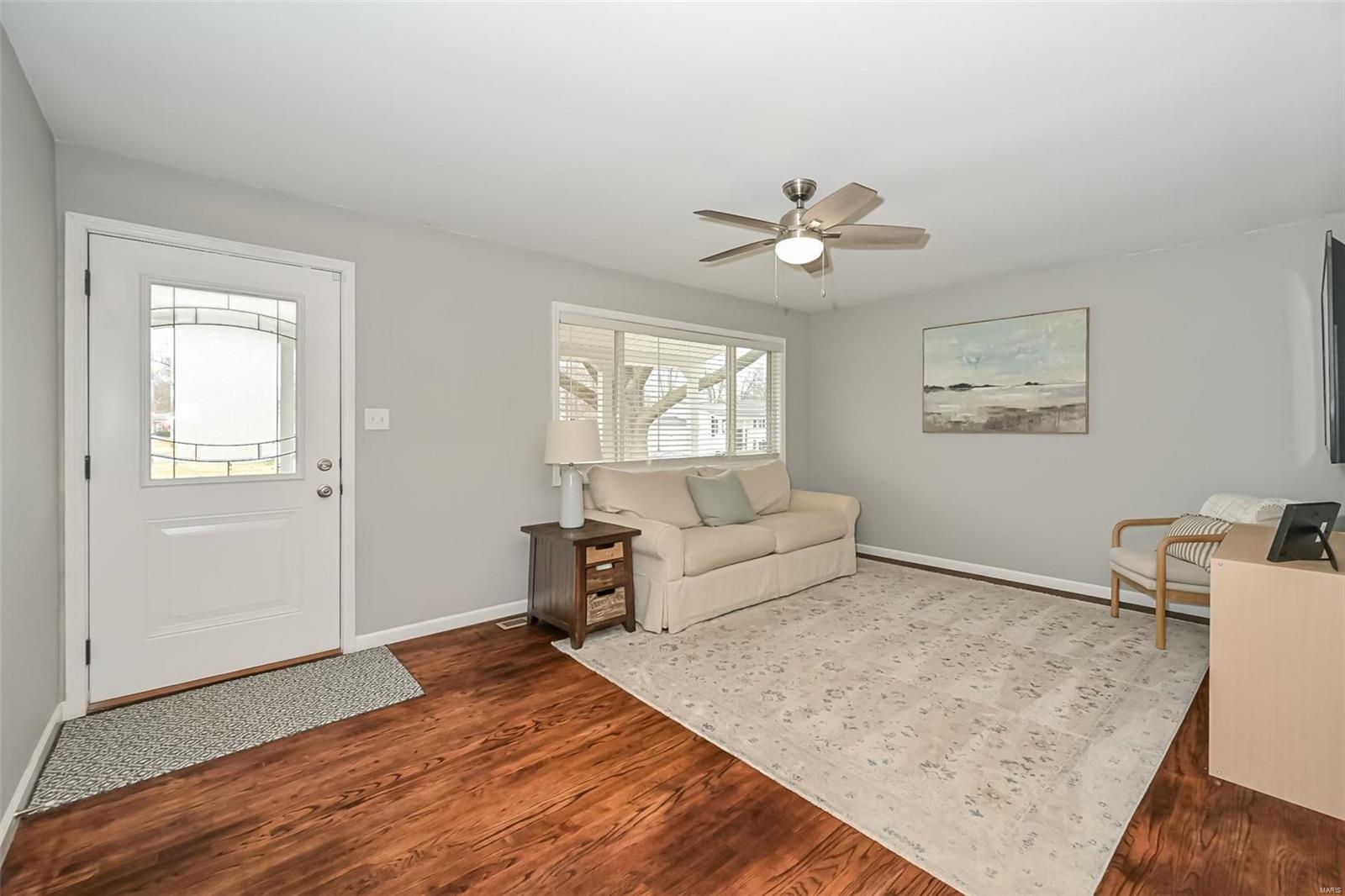 11911 Glenridge Drive