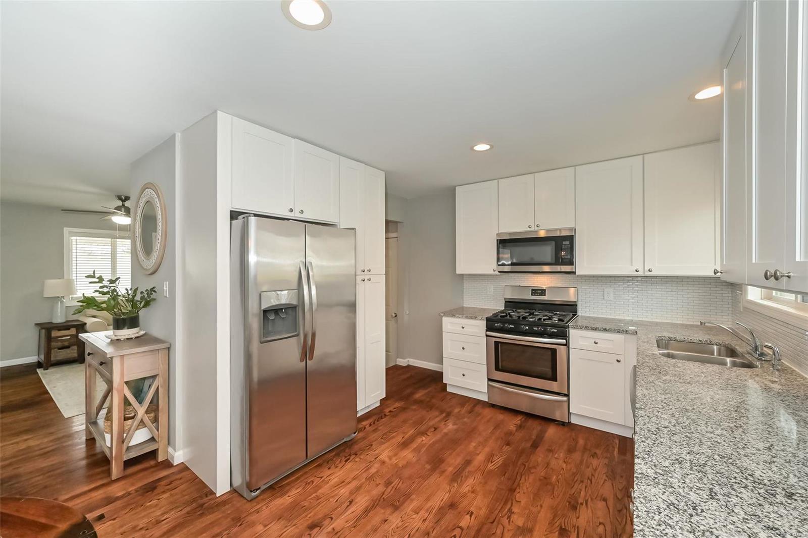 11911 Glenridge Drive