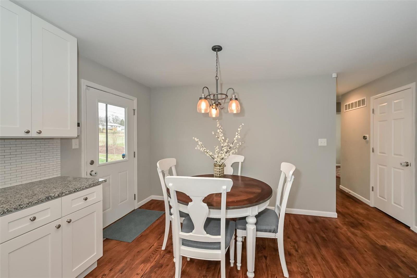 11911 Glenridge Drive