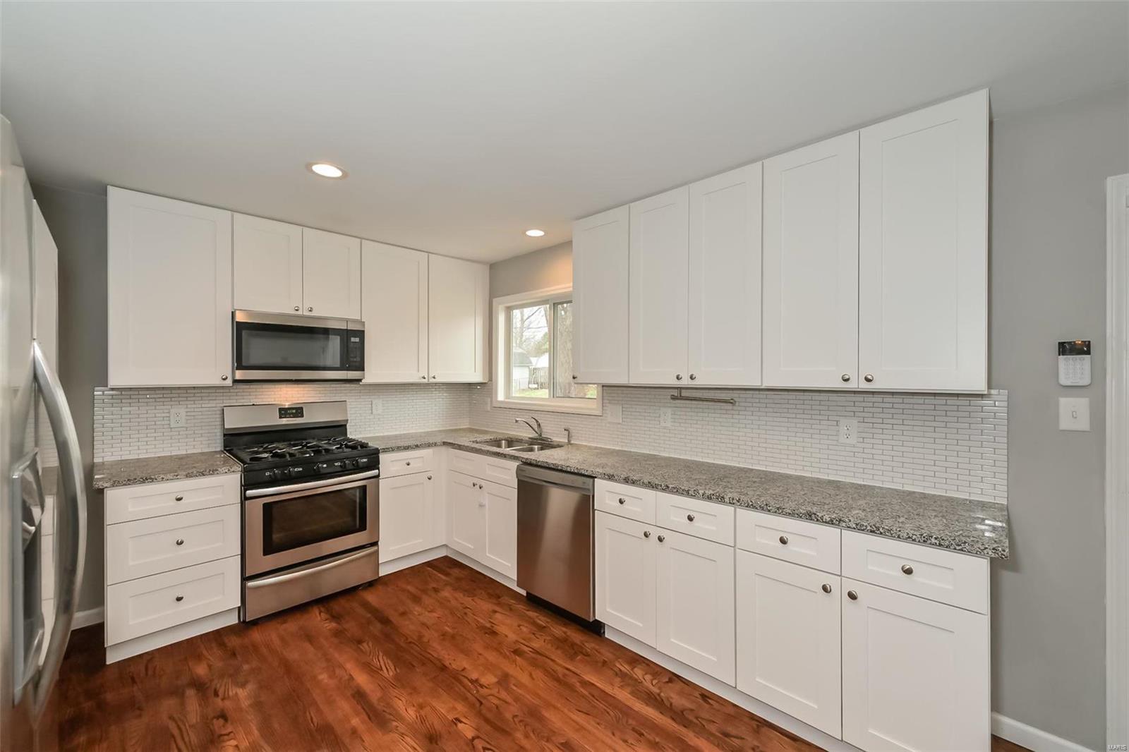 11911 Glenridge Drive