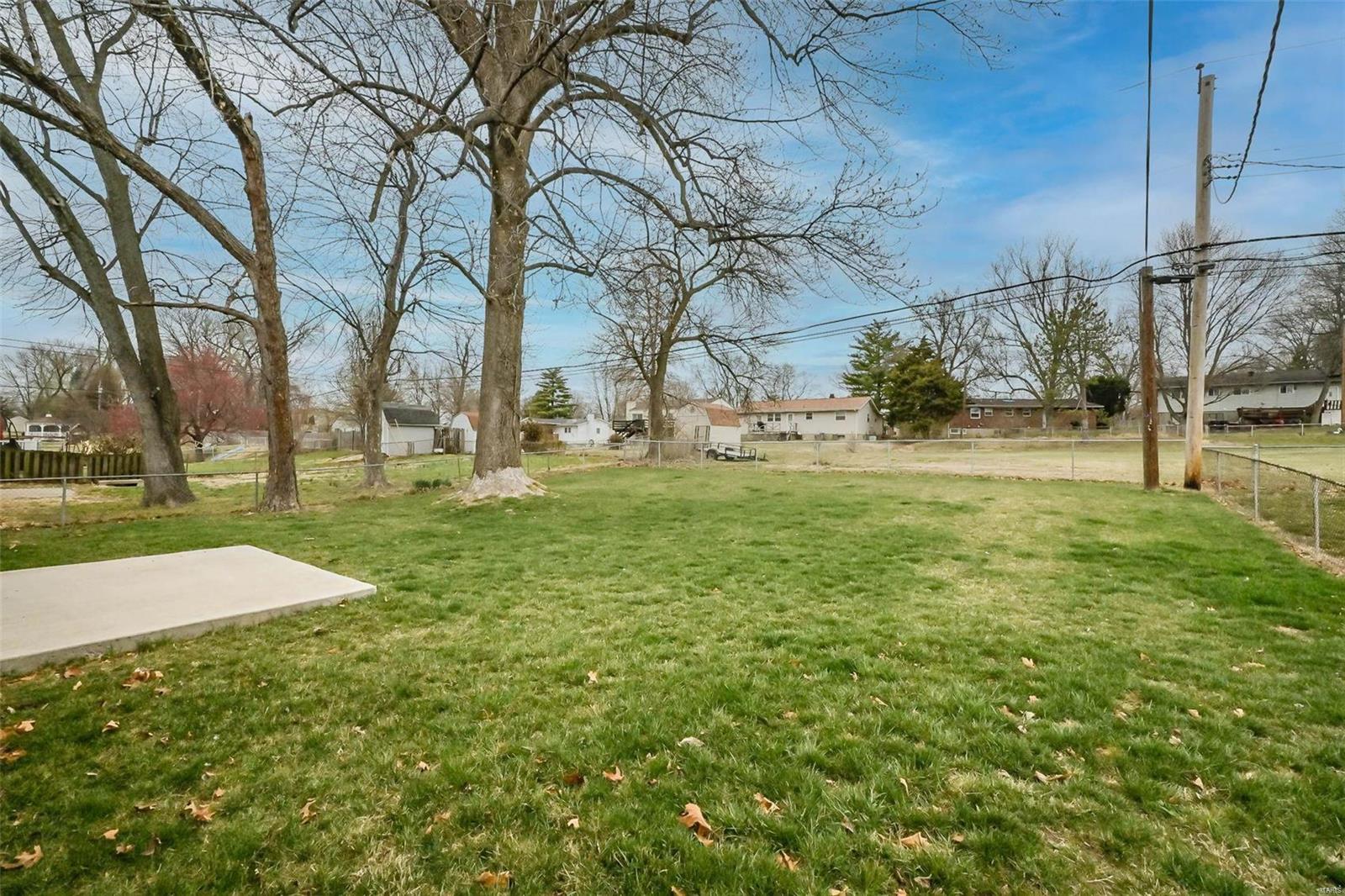 11911 Glenridge Drive