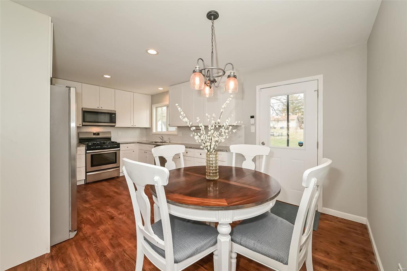 11911 Glenridge Drive