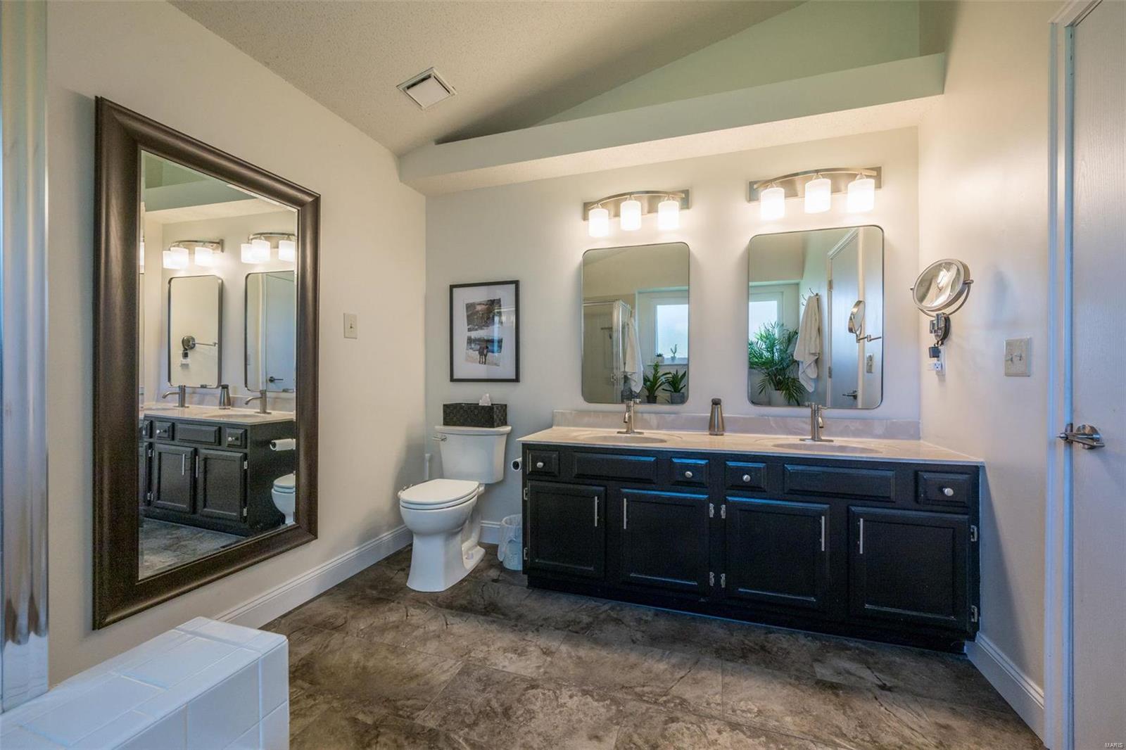 1028 Acorn Hollow Court