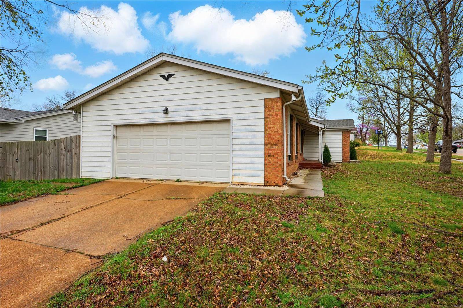 2020 Bentley Manor Drive