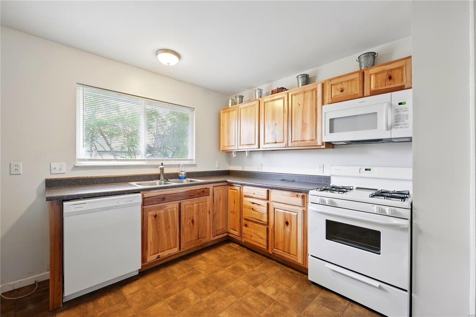 2020 Bentley Manor Drive