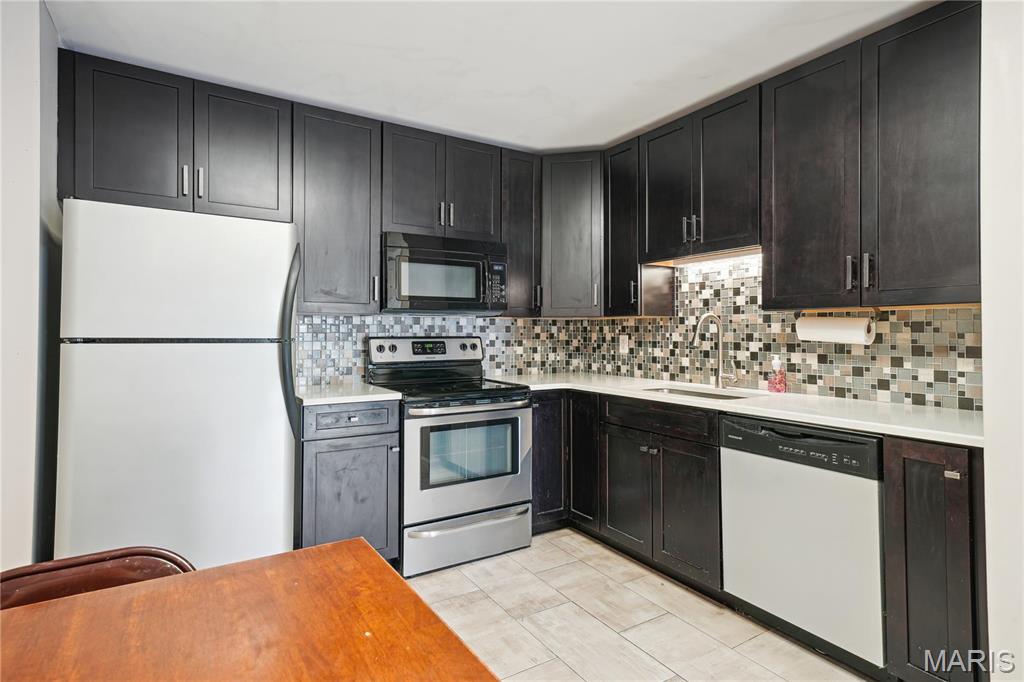 621 S Kirkwood Road Unit: 300