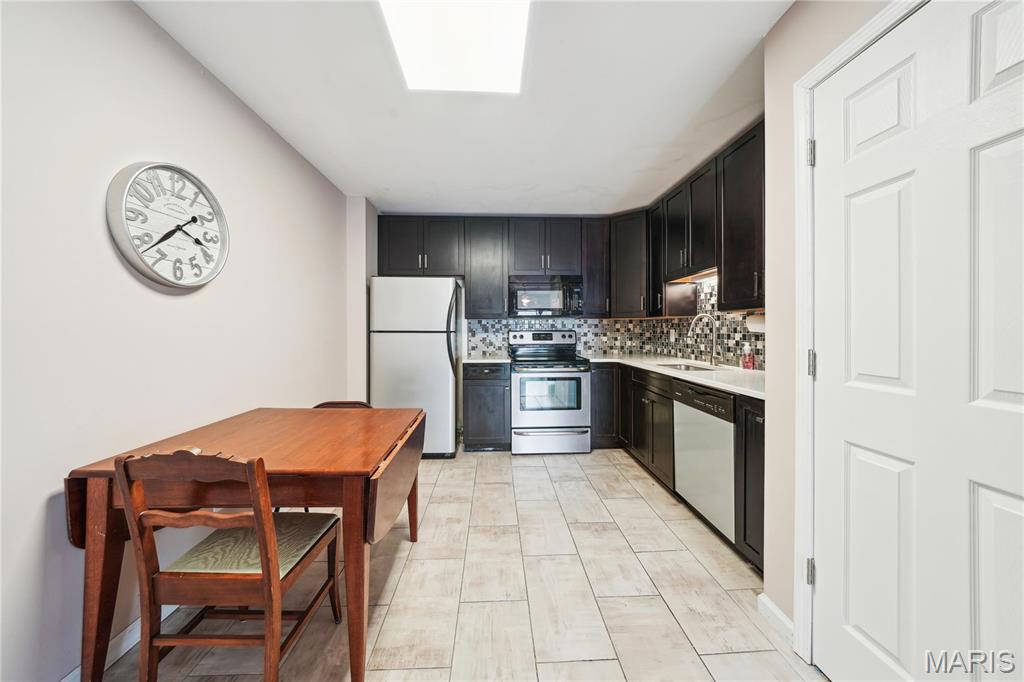 621 S Kirkwood Road Unit: 300