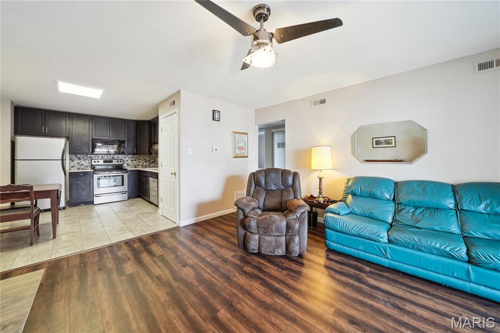 621 S Kirkwood Road Unit: 300
