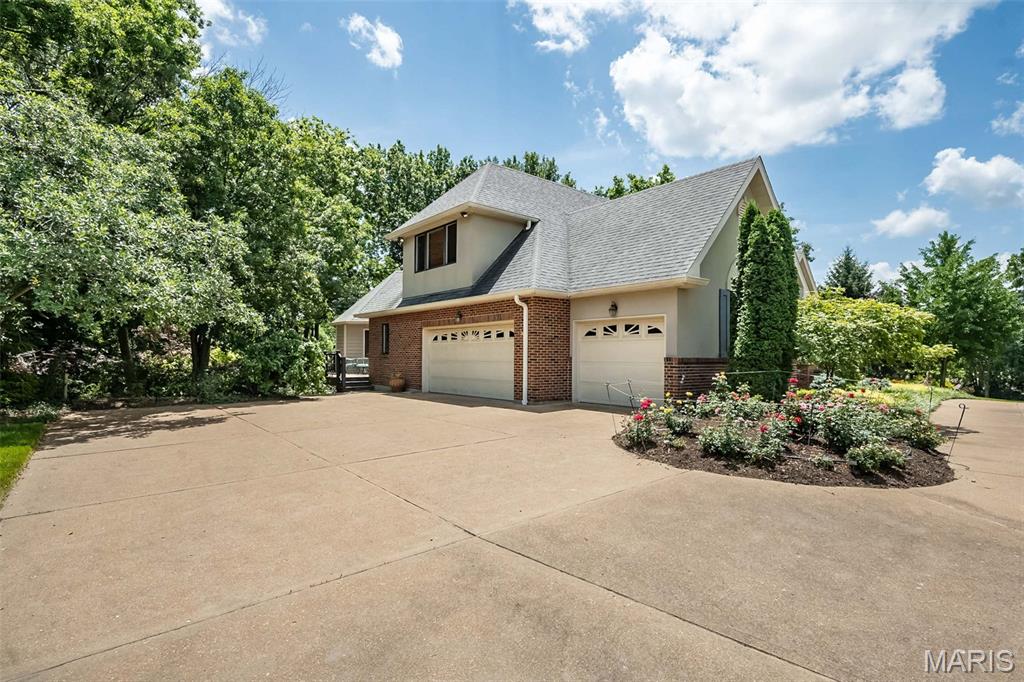 718 River Hills Drive