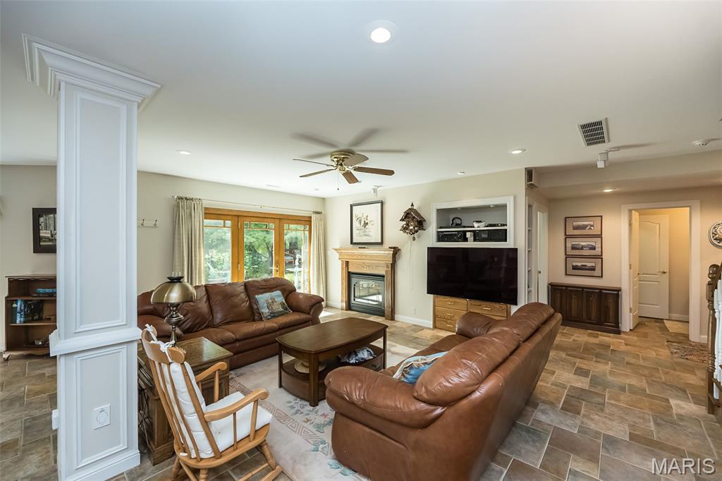 718 River Hills Drive