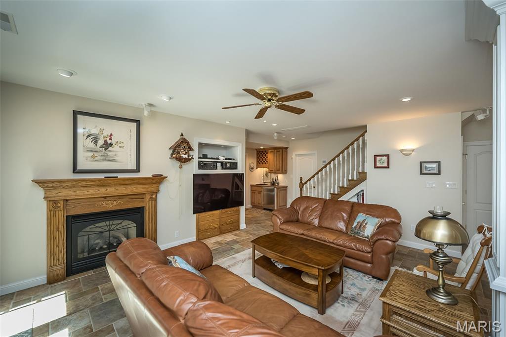 718 River Hills Drive