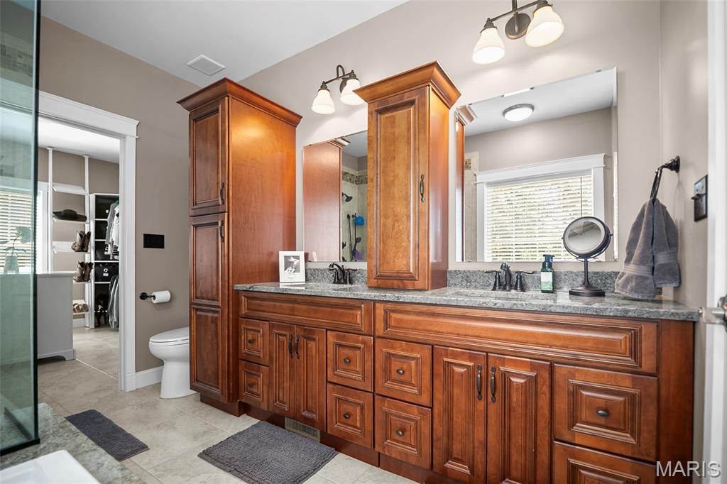 1421 Paradise Valley Drive