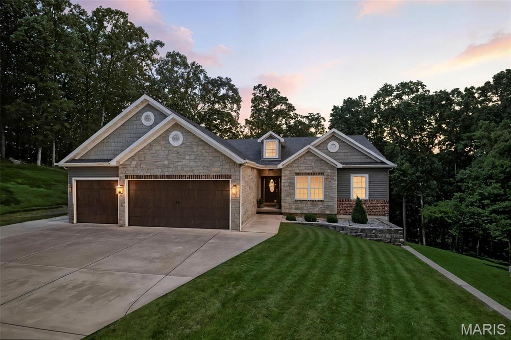 1421 Paradise Valley Drive