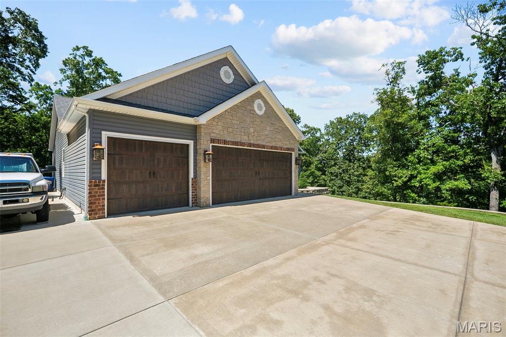 1421 Paradise Valley Drive