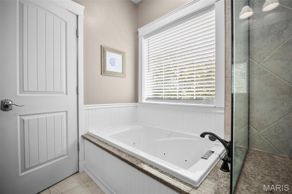 1421 Paradise Valley Drive