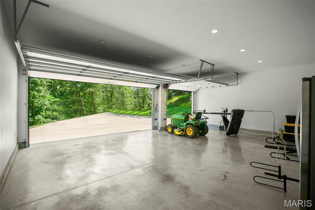 1421 Paradise Valley Drive