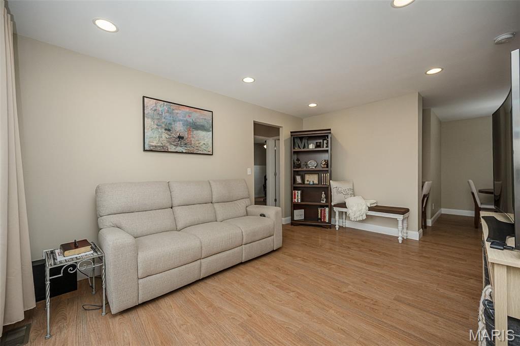 1226 Kings Trail Lane