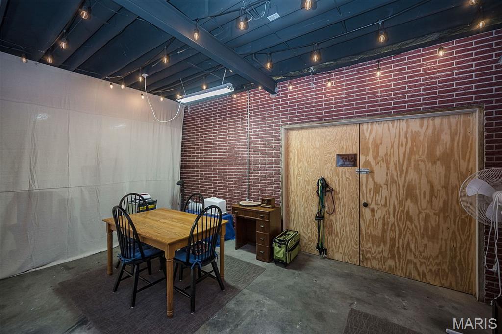 1529 Paradise Valley Drive