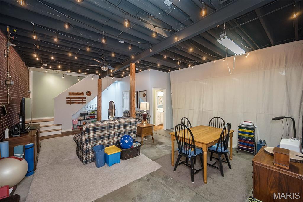 1529 Paradise Valley Drive