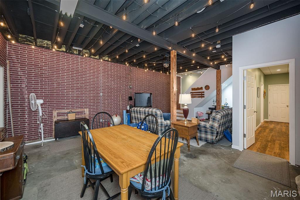 1529 Paradise Valley Drive