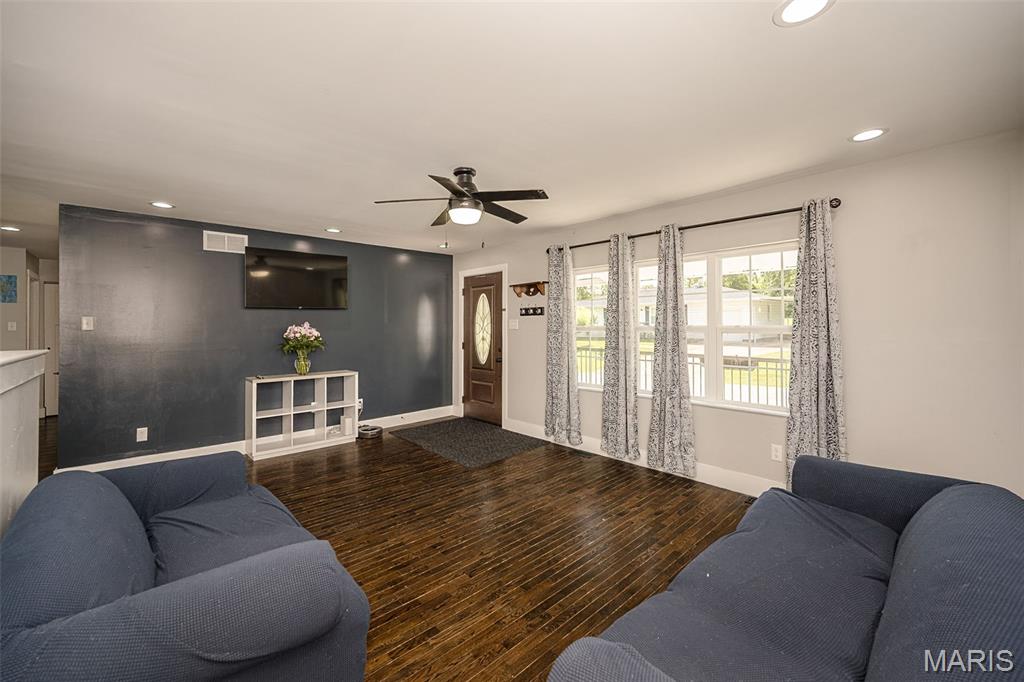 935 Loretta Drive