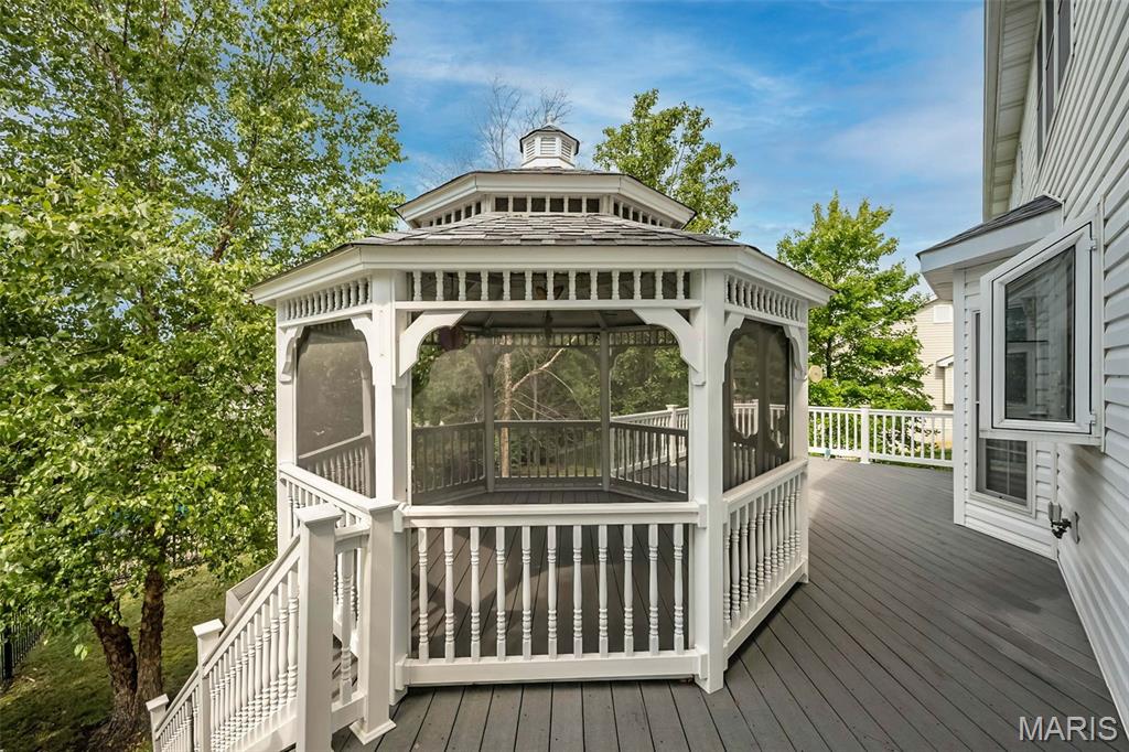 909 Oxford Trail Drive