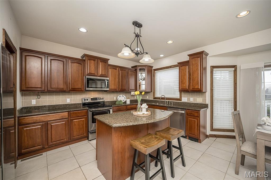 909 Oxford Trail Drive