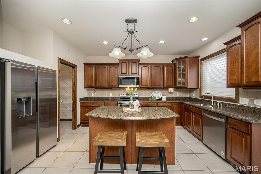 909 Oxford Trail Drive