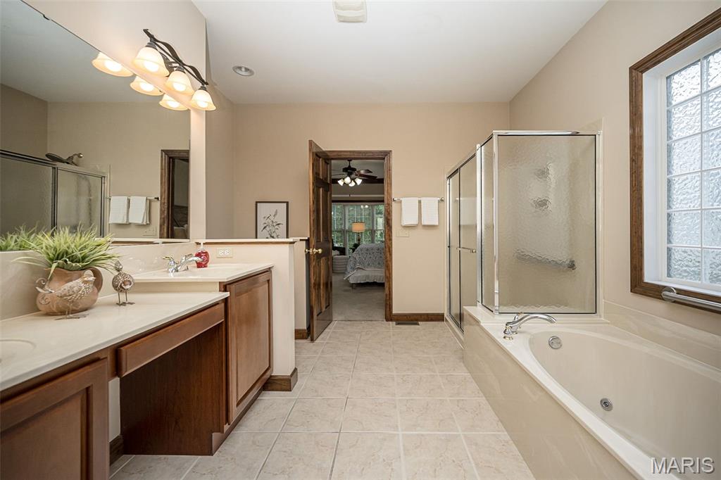 909 Oxford Trail Drive