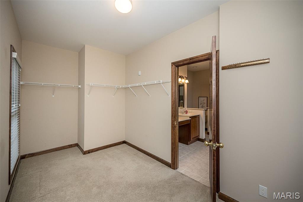 909 Oxford Trail Drive