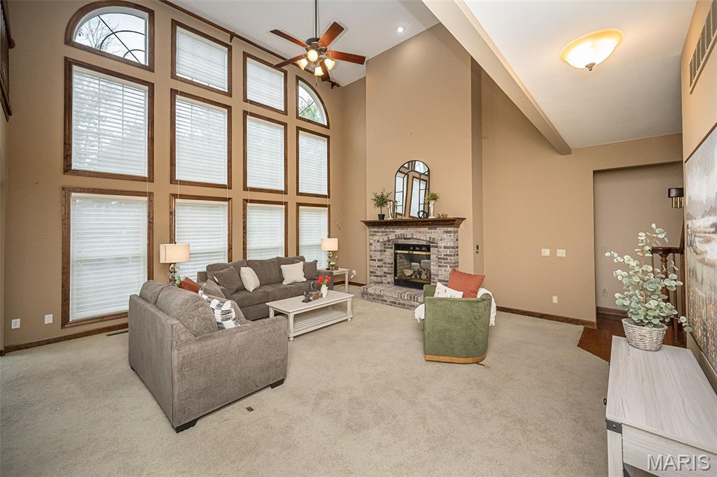 909 Oxford Trail Drive