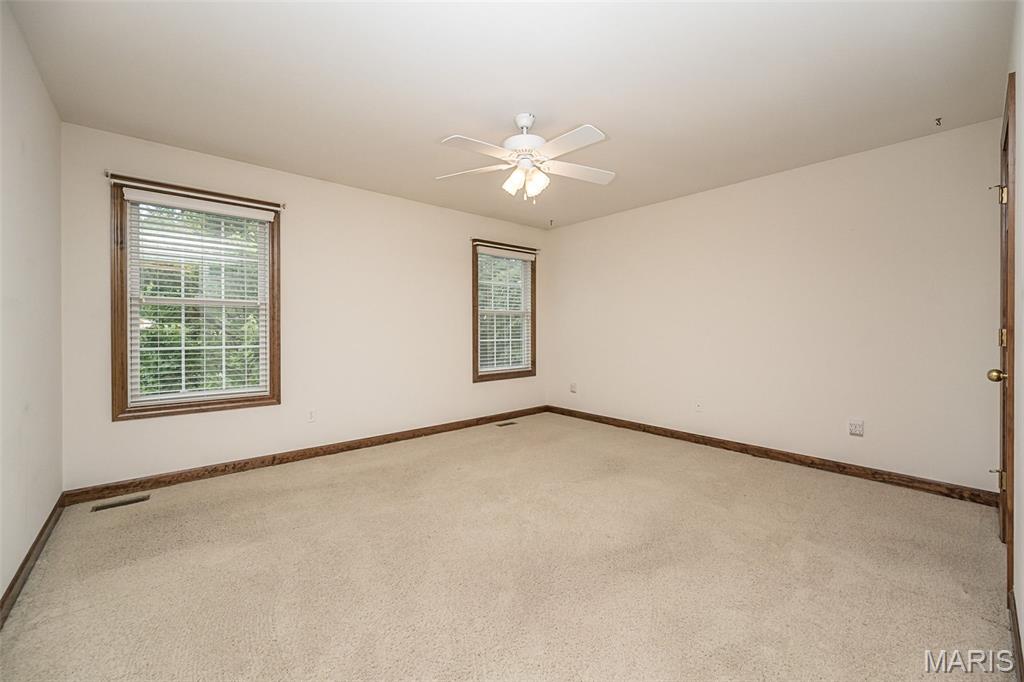 909 Oxford Trail Drive