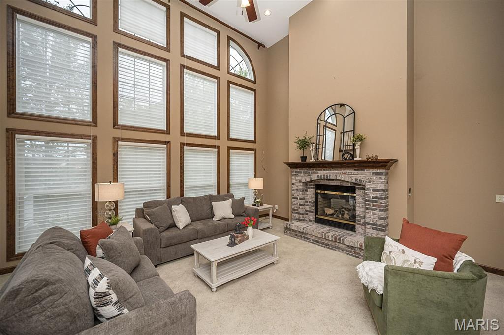 909 Oxford Trail Drive