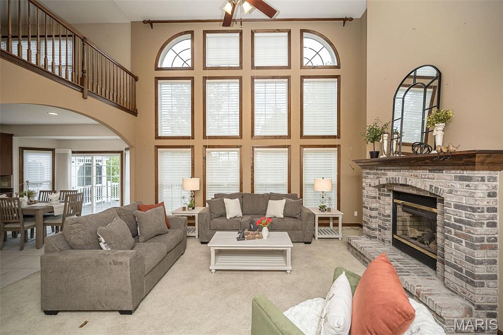 909 Oxford Trail Drive