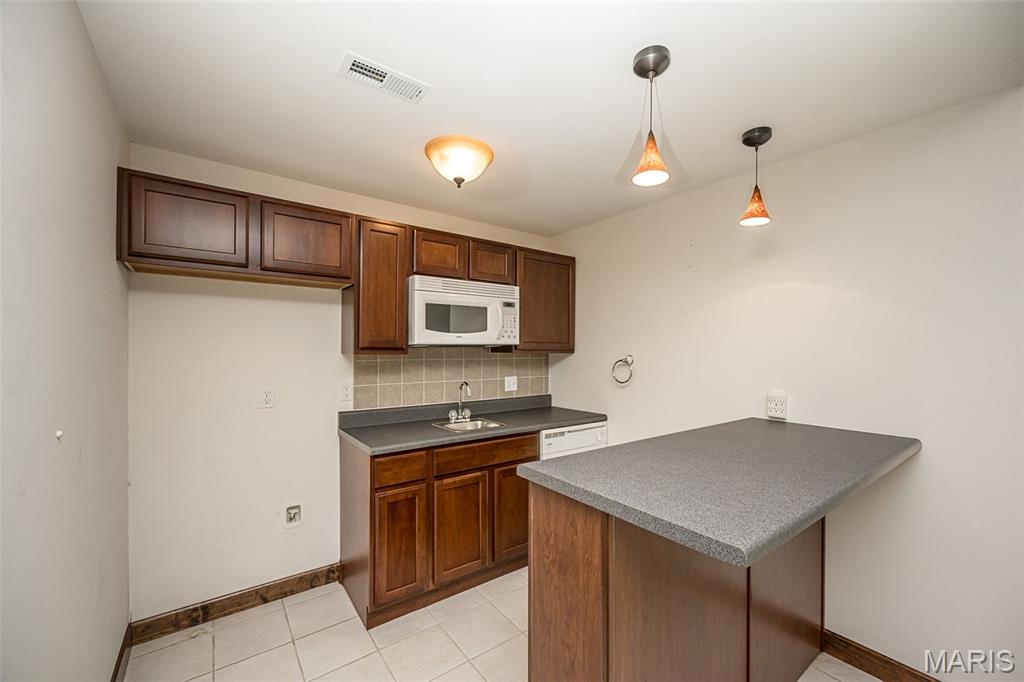 909 Oxford Trail Drive