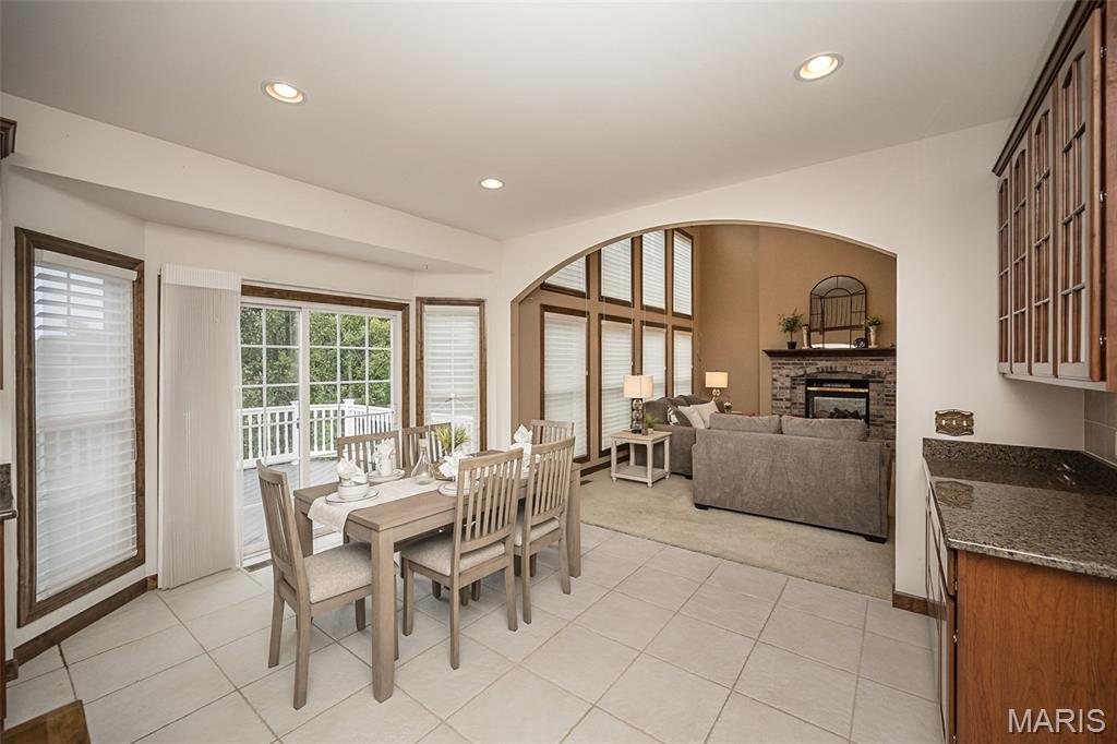 909 Oxford Trail Drive