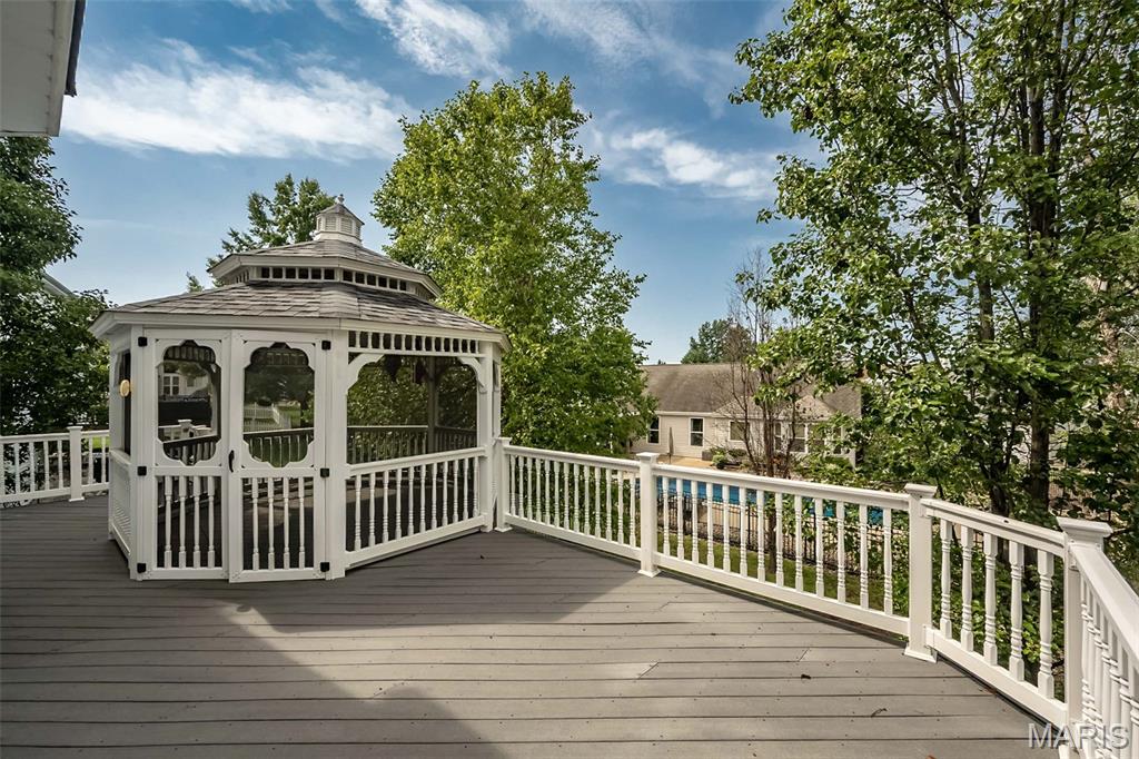 909 Oxford Trail Drive