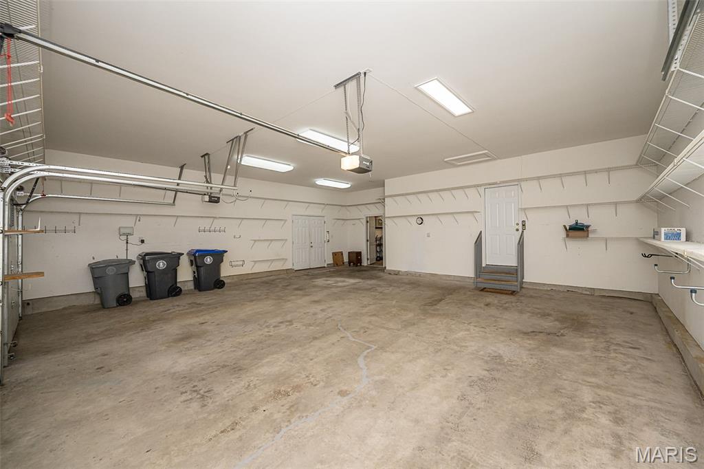 909 Oxford Trail Drive