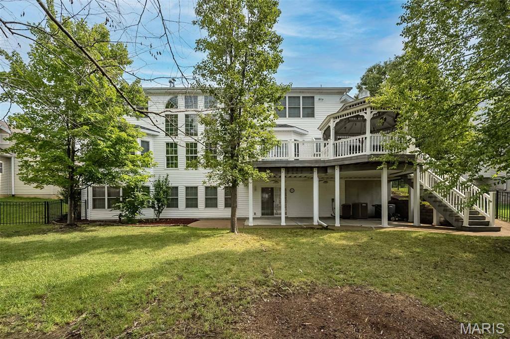 909 Oxford Trail Drive