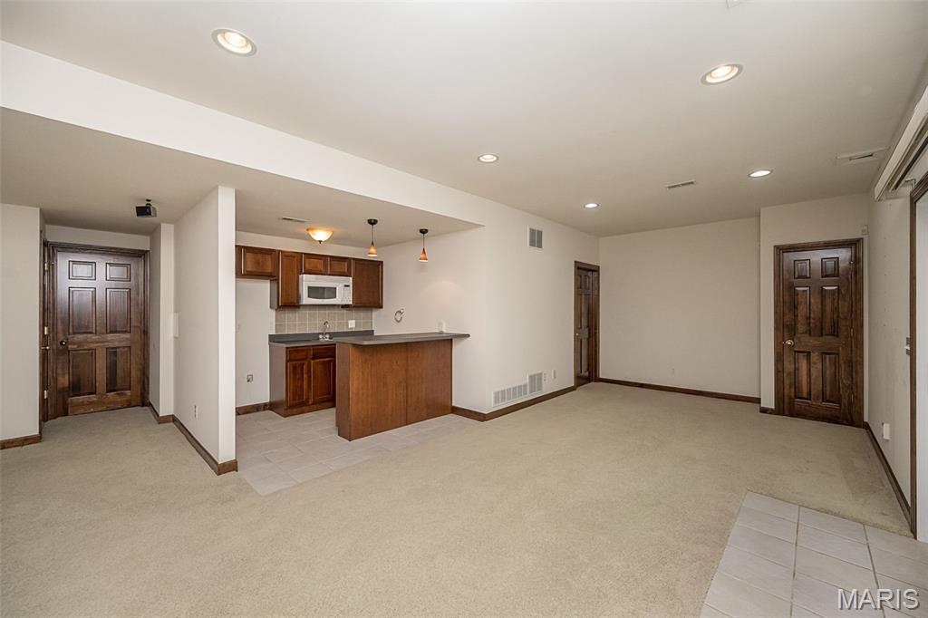 909 Oxford Trail Drive