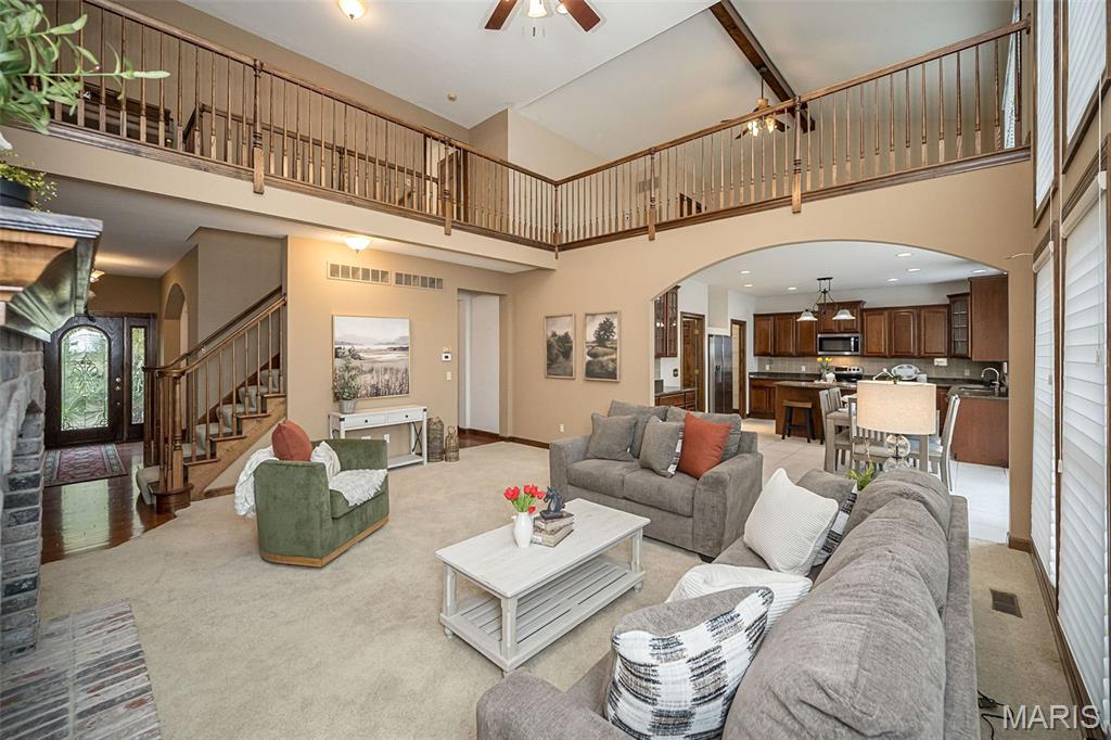 909 Oxford Trail Drive