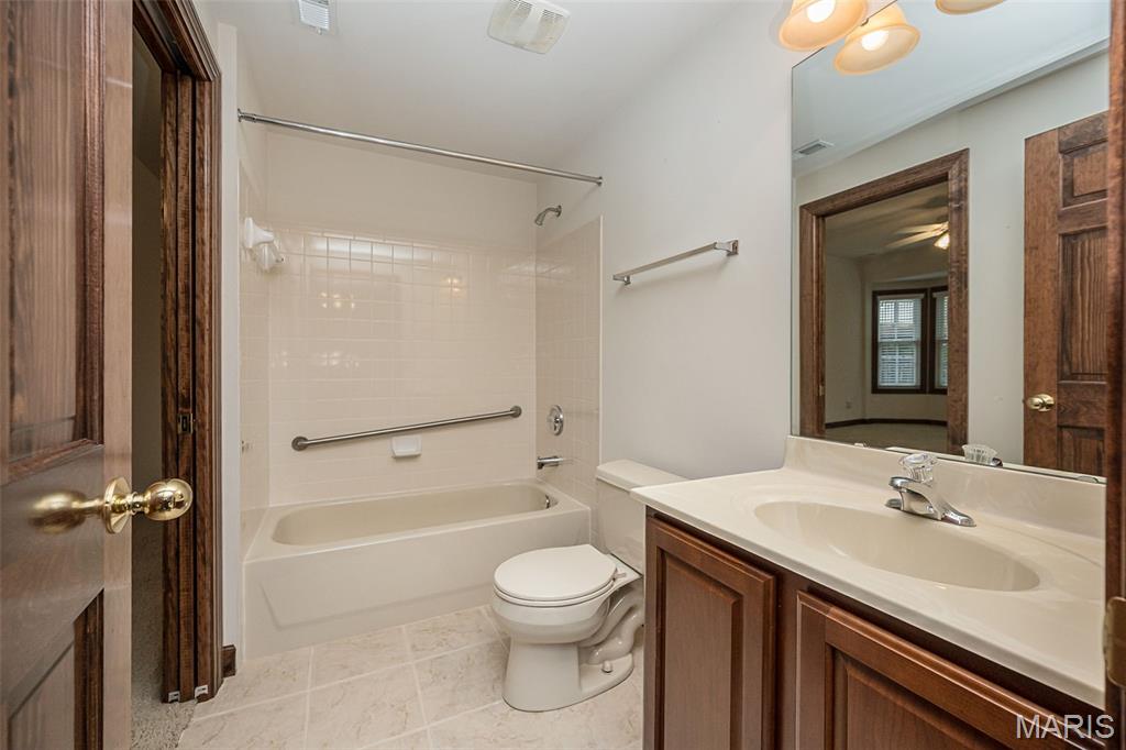 909 Oxford Trail Drive
