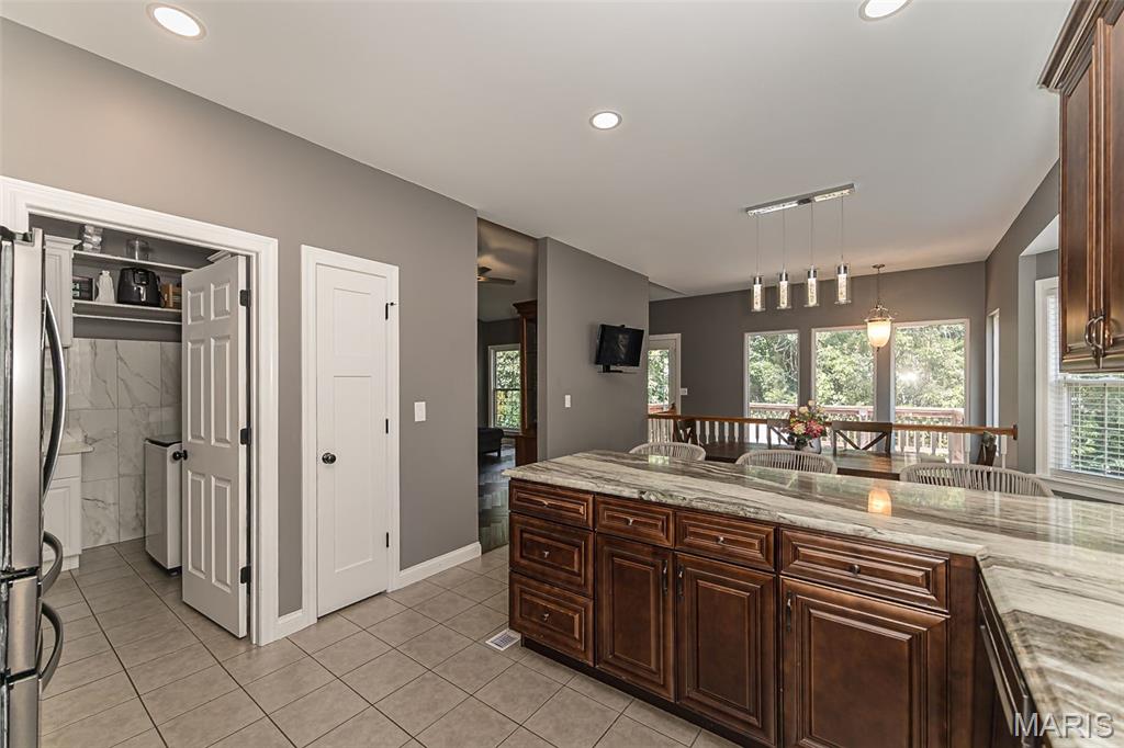 1652 Ivy Chase Lane