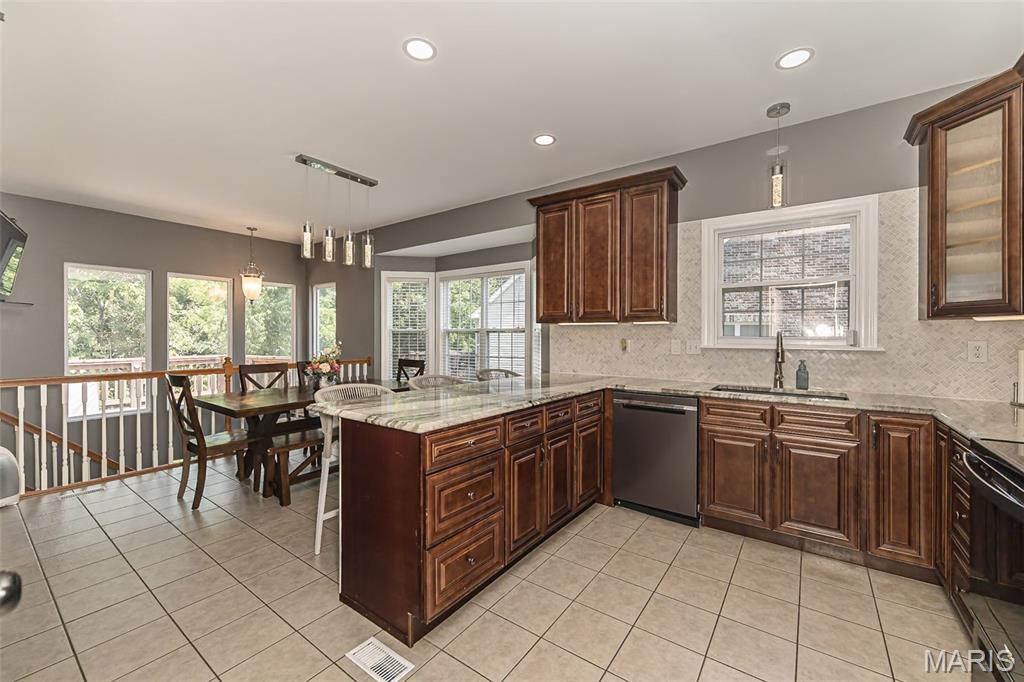 1652 Ivy Chase Lane