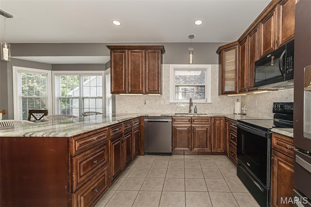 1652 Ivy Chase Lane